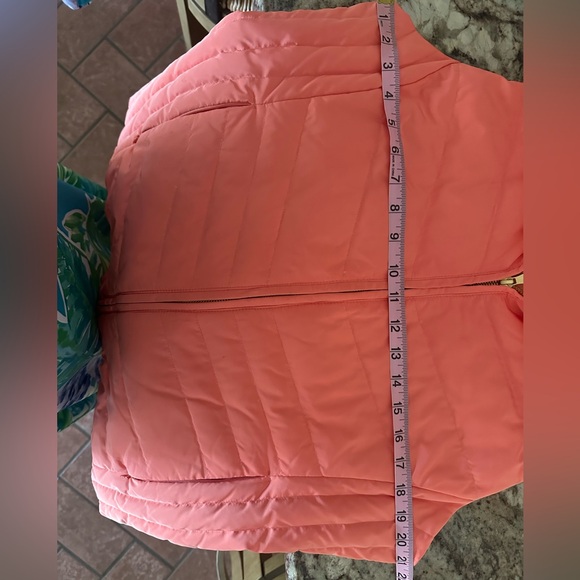 Talbots FAUX FUR COLLAR DOWN PUFFER VEST IN LIGHT ORANGE/CORAL - Picture 5 of 5